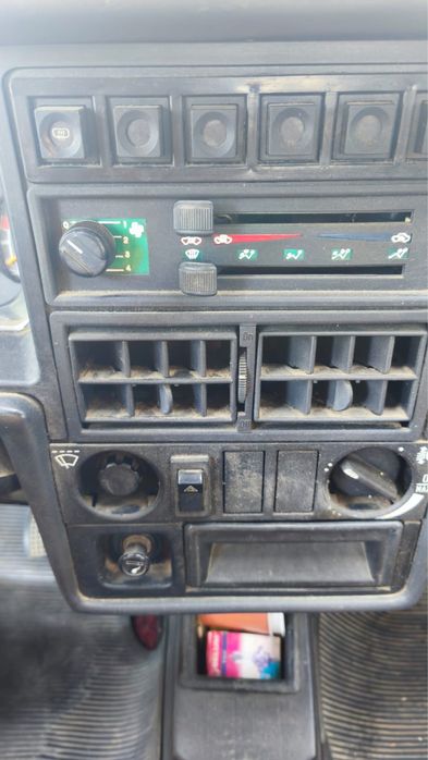 Vand dacie zambetul lui Iliescu