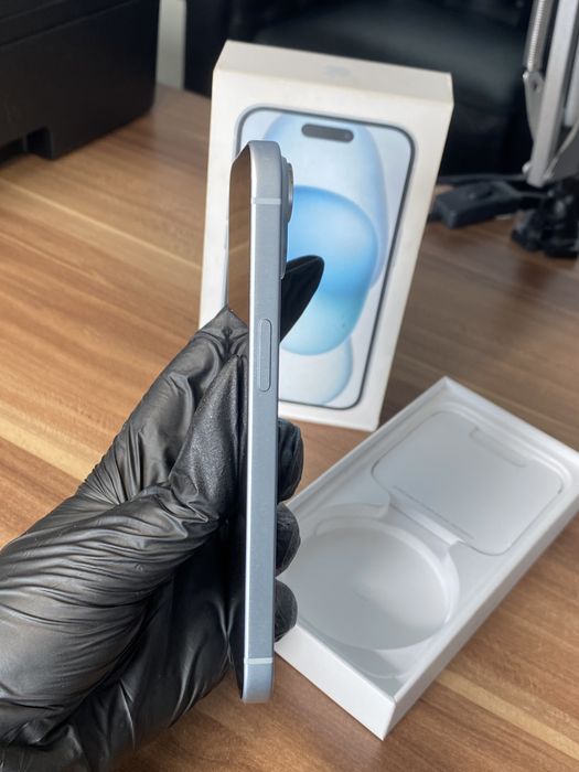 iPhone 15 • 128 GB • Blue