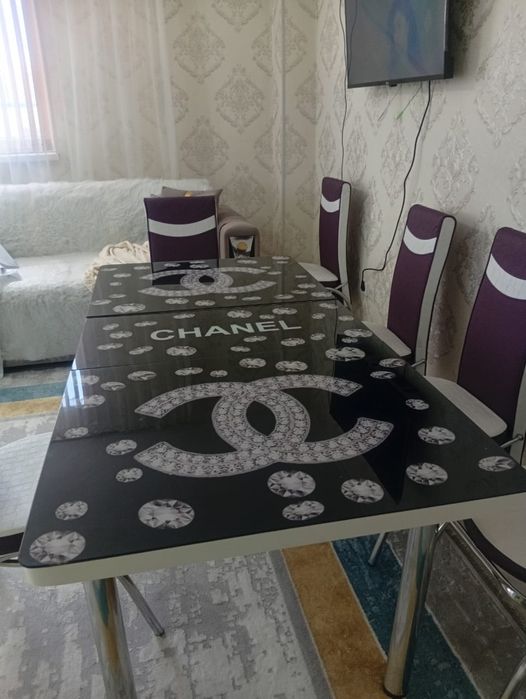 Кухонный стол со стульями