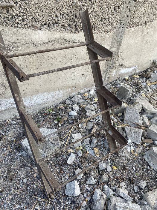 Железная лестница для вагончика