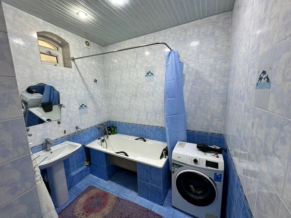 Продаю Бирлашган новая махалля 6 соток 8 комнаты