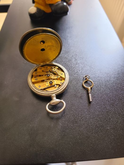 Ceas de buzunar antic Cylindre 6 Rubis, cu cheiță, carcasă gravată