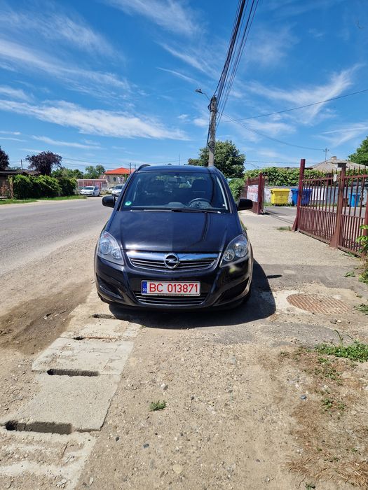 Opel Zafira B 1.8 Benzină – 7 Locuri – 2013 – Recent adusă din Germania