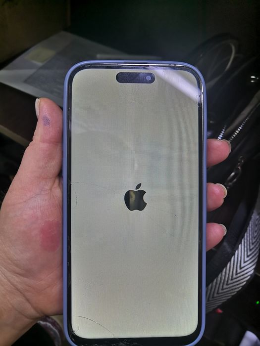 Продам 14 про макс на андройде,