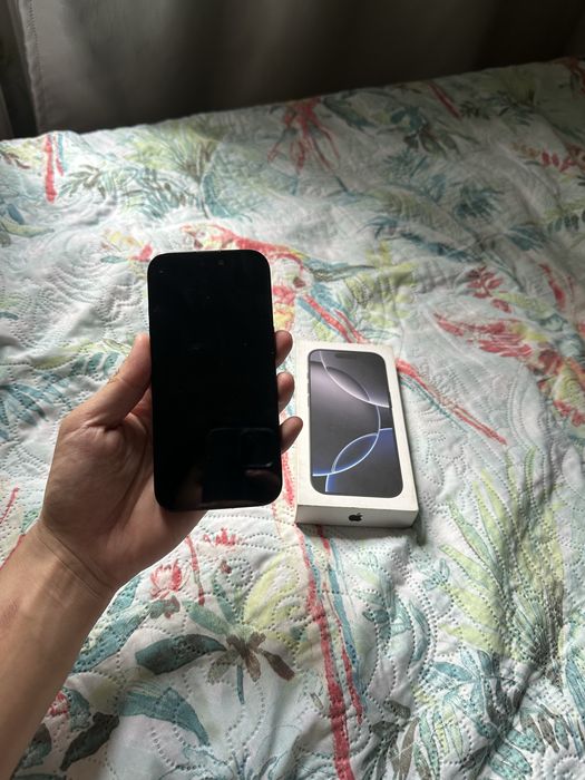 Продаю iPhone 16 Pro в отличном состояние