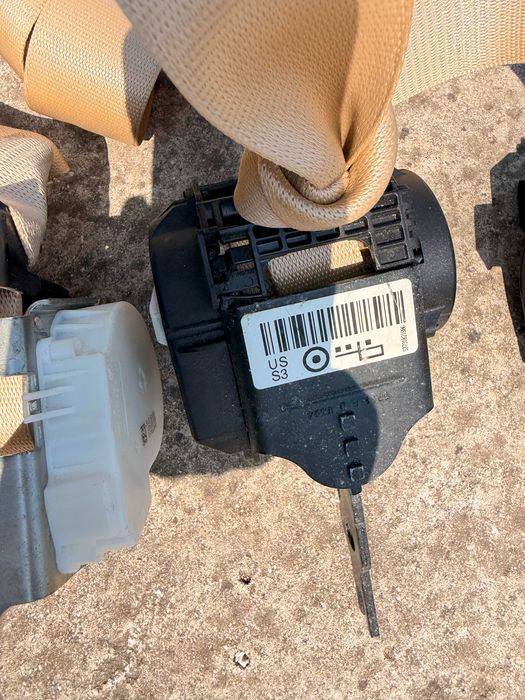 BMW F30 предпазни колани seat belt, обтегачи, пиропатрони и закопчалки, бежови – БМВ Ф30 328i xDrive седан