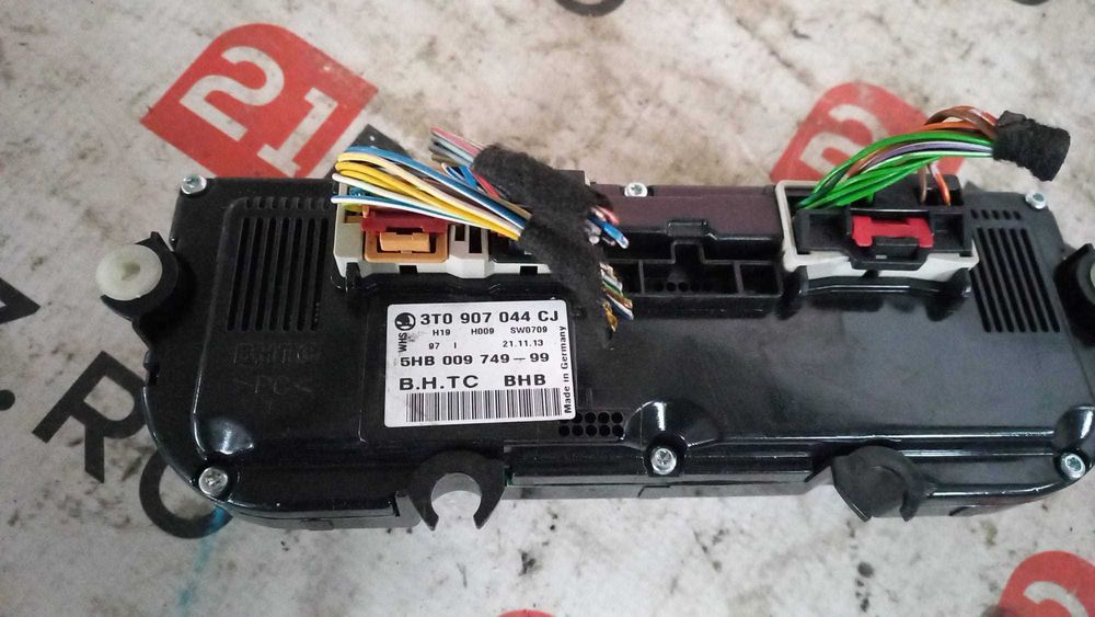 Panou comanda clima cu incalzire in scaune Skoda Superb 2  3t0907044cj