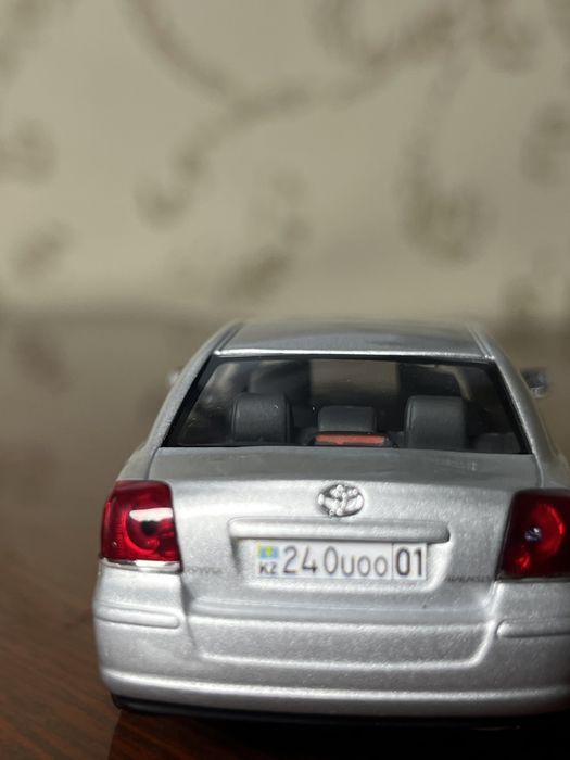 Продам Тойота Авенсис, масштаб 1:43