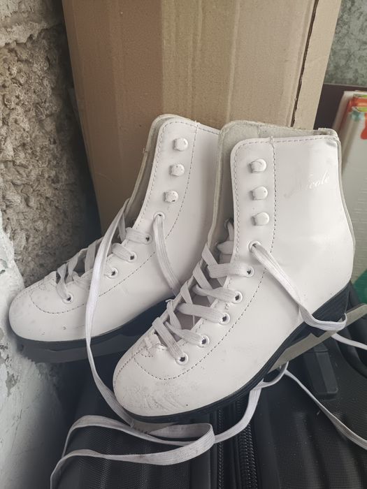 Продам коньки для девочки