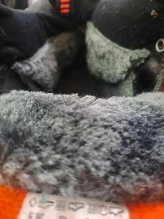 Кроссовки, Каламбия