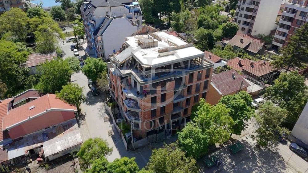 Реф. 911 Двустаен Кючук Париж в строеж / Малка Сграда