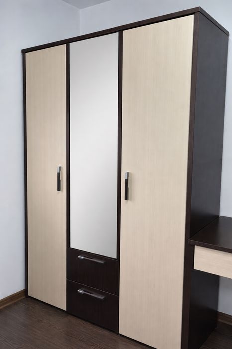 Срочно продается гарнитур!