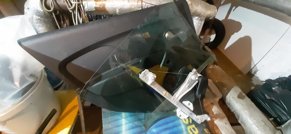 Vând piese logan 2(componente ușa stânga spate)