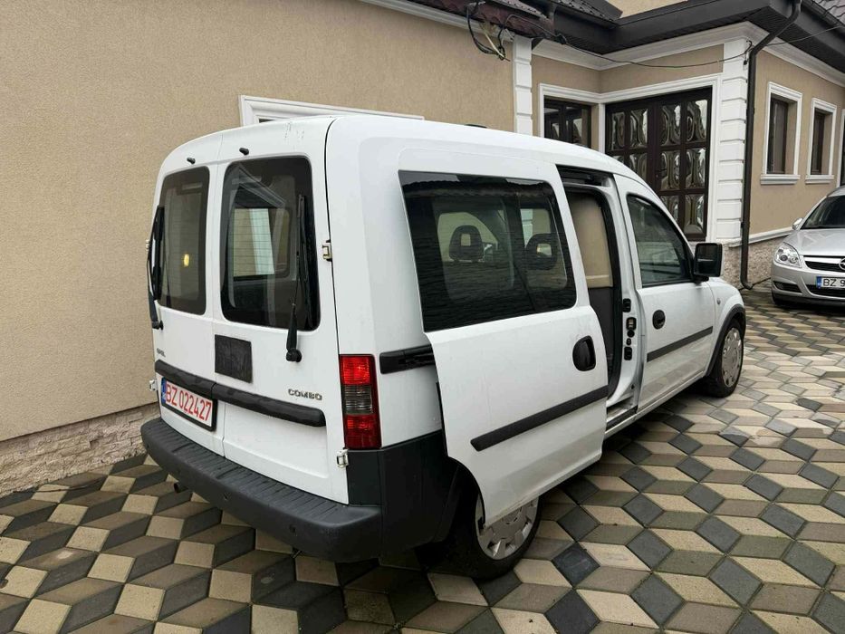 Vand Opel combo.