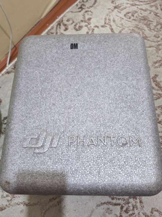 Квадрокоптер Dji Fantom4 Pro