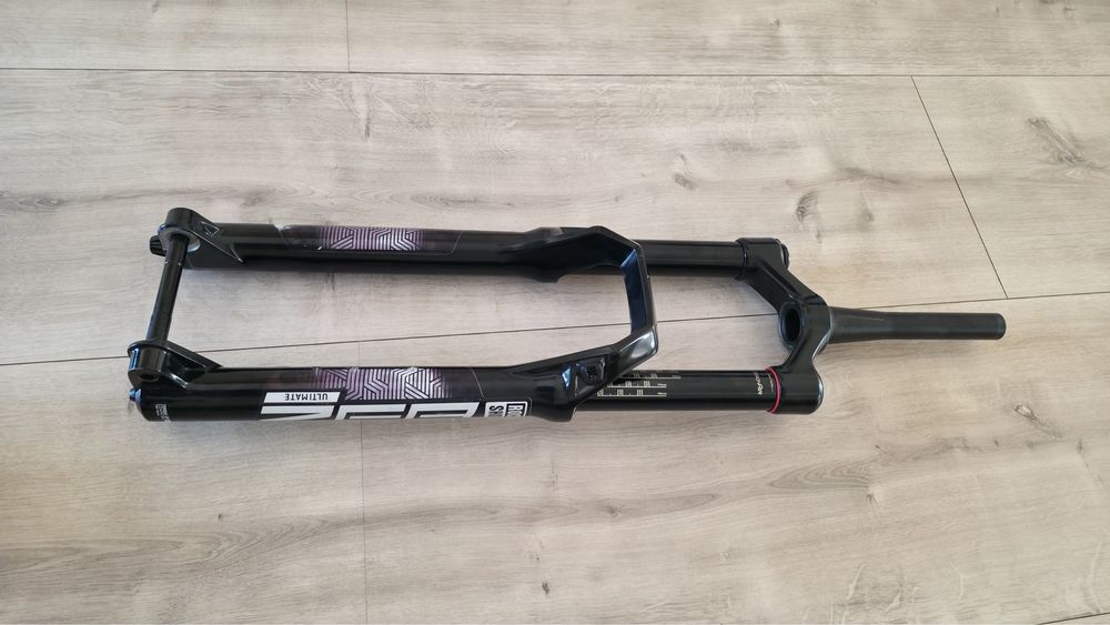 Furca Rockshox Domain Rc 180 mm NOUA
