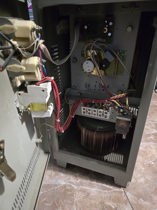 Стабилизатор напряжения