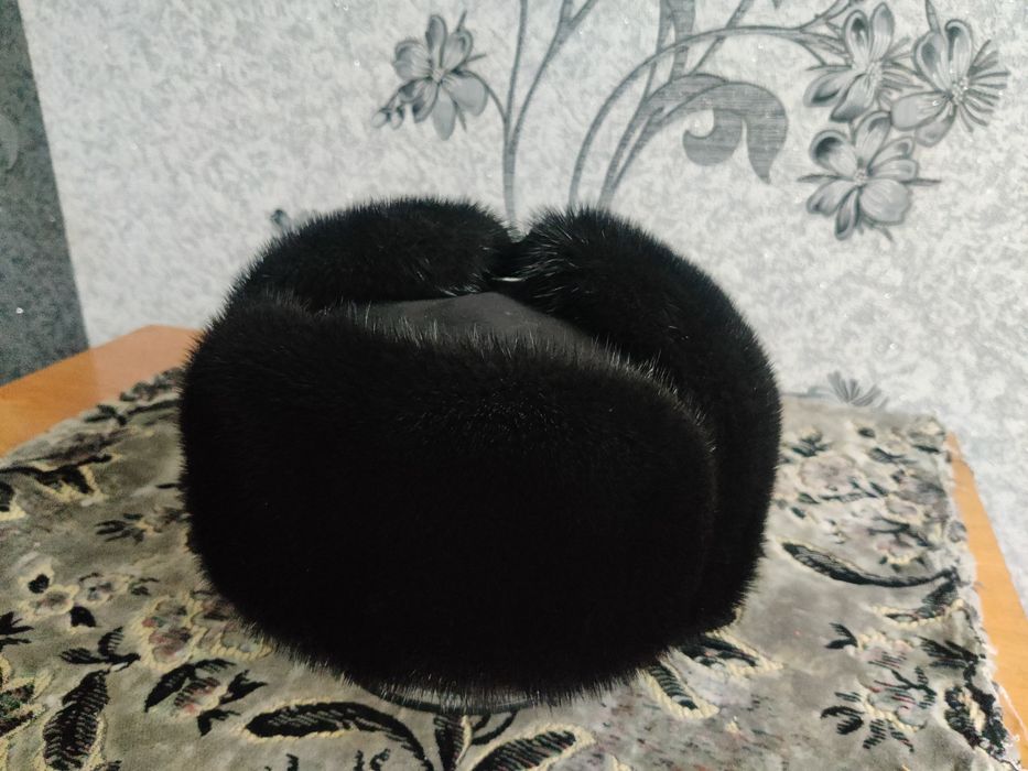 Норкавая шапка черный барон