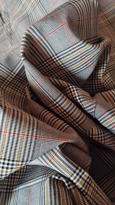 Pantaloni conici Bonprix, marimea 52, 68% vascoza,