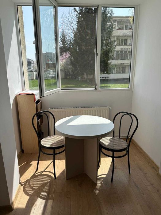 Locuiești sau câștigi? Apartament central, parter, ideal locuință sau business – complet utilat