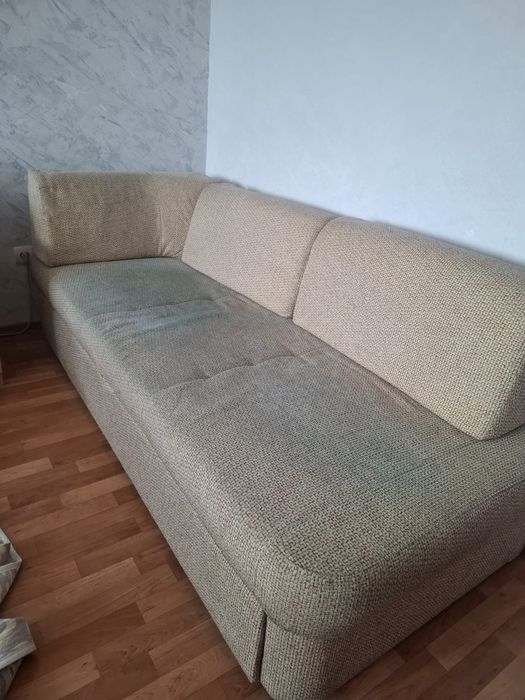 Отдам диван б /у бесплатно