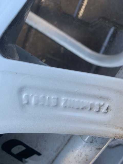 Jante Volvo XC60 Anvelope All Season Noi Pirelli 235 60 18