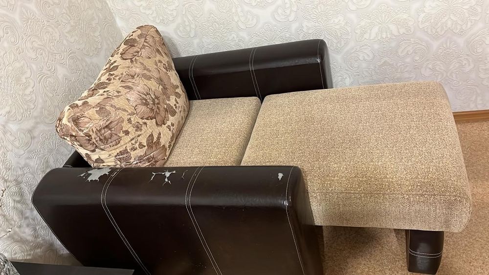 Продам диван с креслом