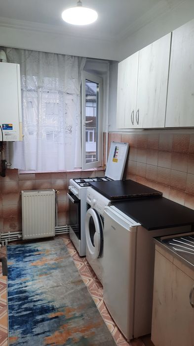 Ofer spre inchiriere apartament 2 camere.