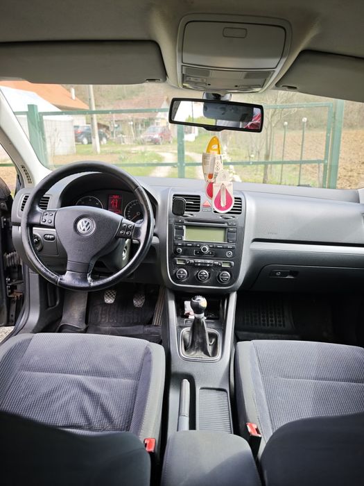 Vând Volkswagen Jetta 2006  motor 2 l