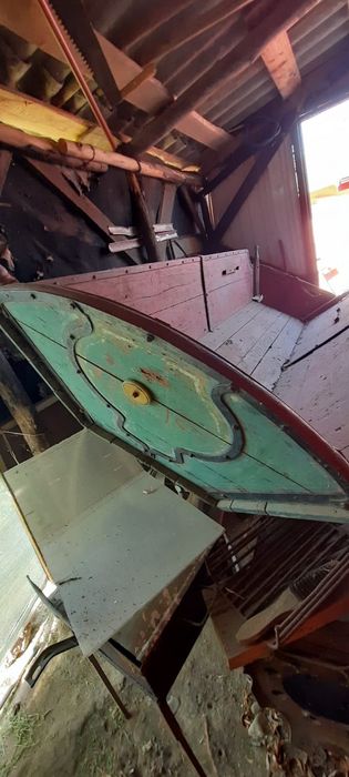 Căruță decor tradițional țigănească.