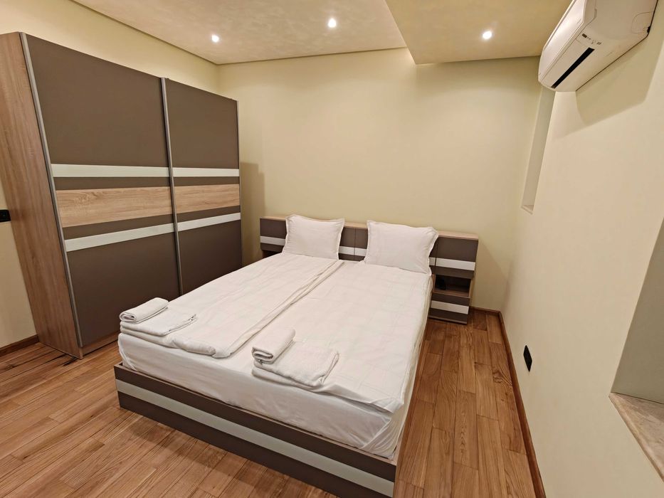 “Хан Крум“ просторен апартамент със сауна и джакузи в центъра на Варна