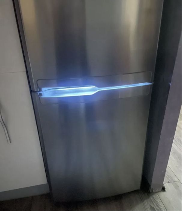 Холодильник Samsung