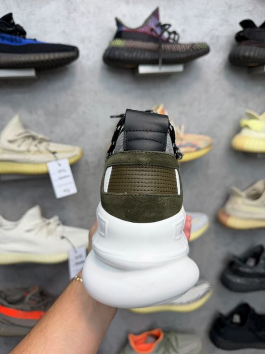 Versace chain reaction v3