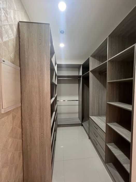 Ц-13 (ЛАБЗАК) 3х комнатная с обстановкой!