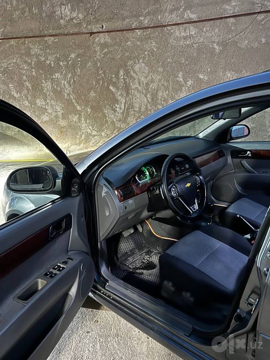 Lasetti 1.6 avtomat sotiladi 2013 yil kraska toza 180000 yurgan metan