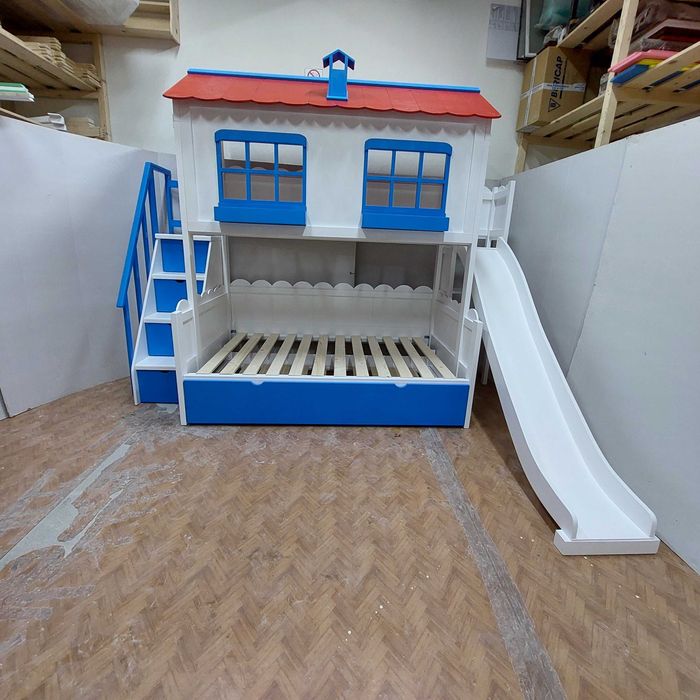 TRANSPORT GRATUIT.Pat etajat-supraetajat tip casuta cu toboganCod 2810