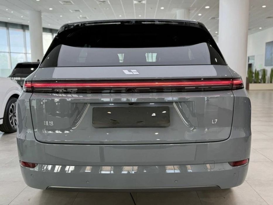 Lixiang L7 Ultra 2026 рестайлинг сотувда тайёр Нарда-грей кофейный