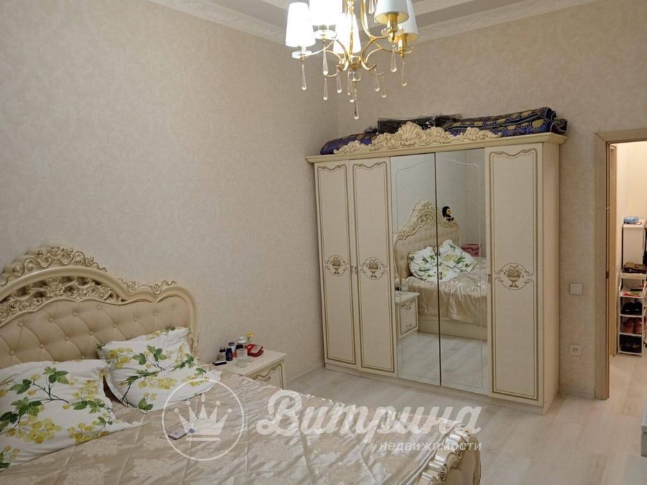 Продаётся 2/4/4 на Ойбеке, госпитальном