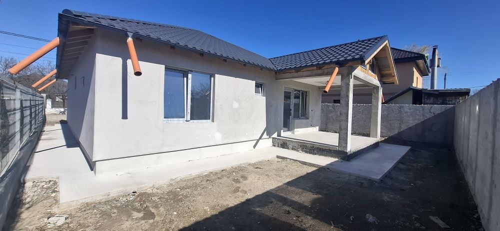 Casă nouă 2025 , Utilitati complete , zona Sud  , str  Mugur