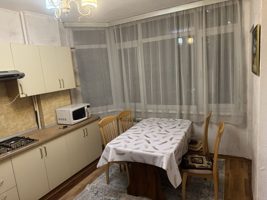 Максима 3комнатный квартира