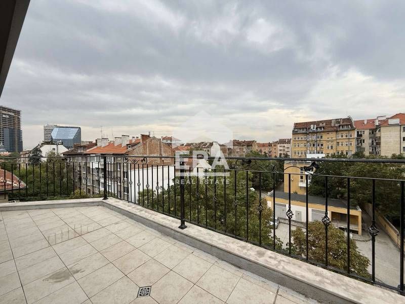 Дава се под наем Многостаен апартамент в София, Център - 212 кв.м за 1700 € - Снимка #2