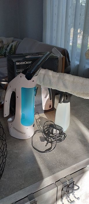 Преносим почистващ уред за стъкла