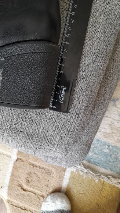 Продам зимнию обувь