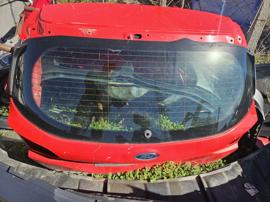 Задно стъкло Форд Фиеста