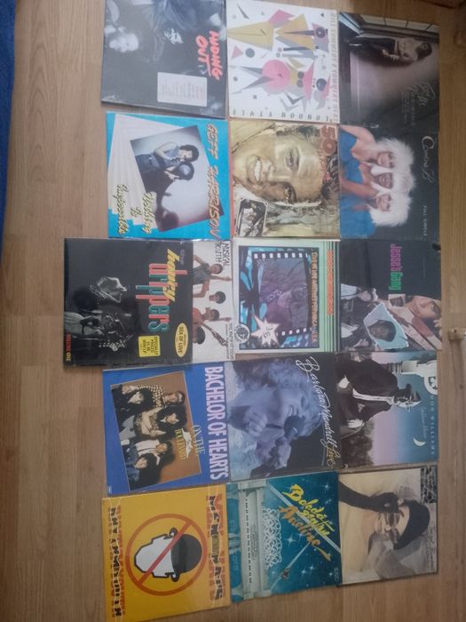 Vând discuri vinil vechi...25ron buc
