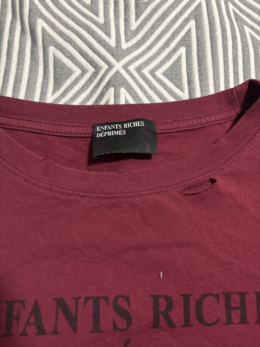 Disstressed erd t shirt/red