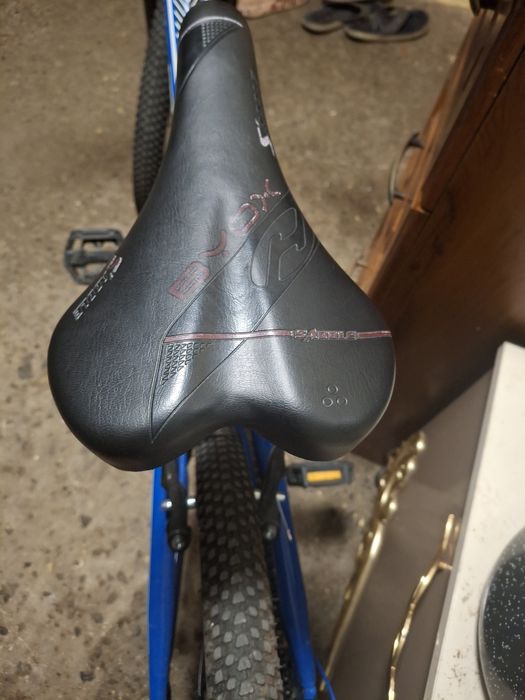 Детско клоело чисто ново