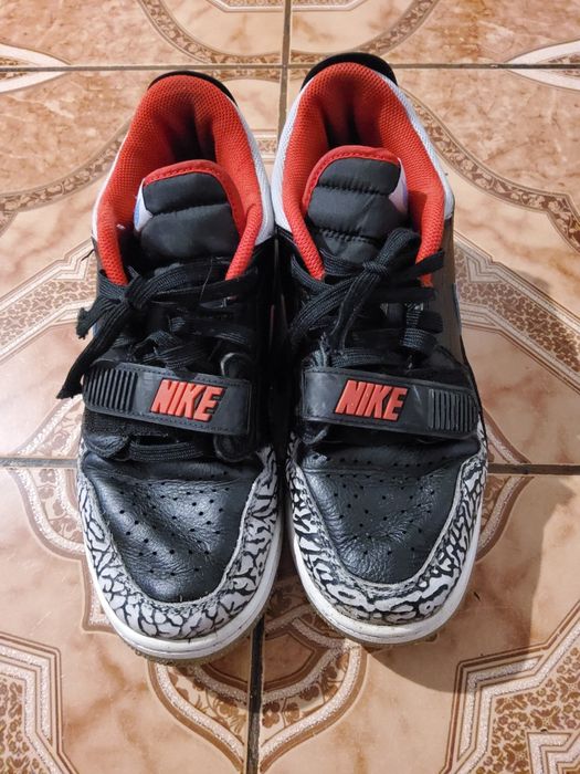 Vând încălțări Nike.