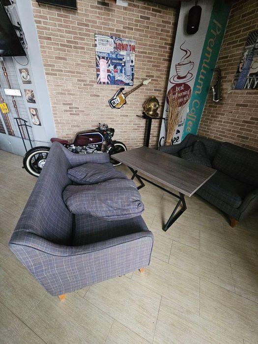 Мягкий диван серого цвета