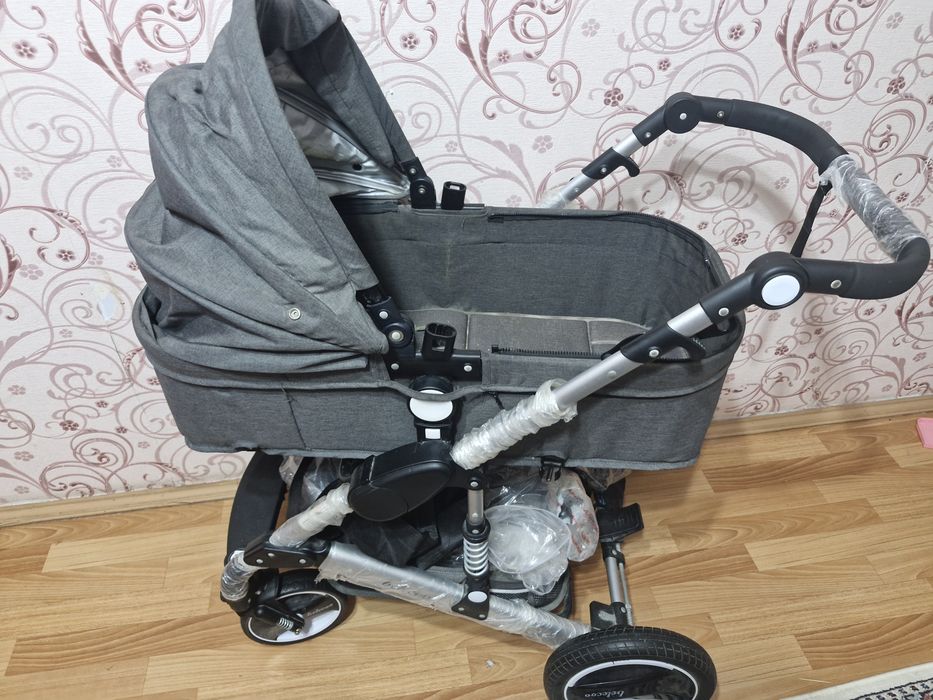 Коляска универсальная